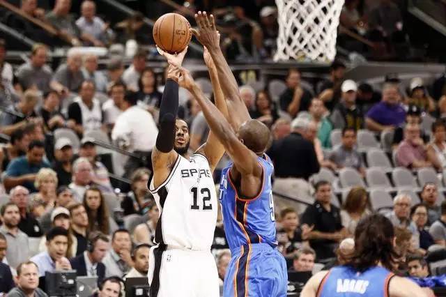  亚历山大全面发挥雷霆客场击败马刺迎五连胜  